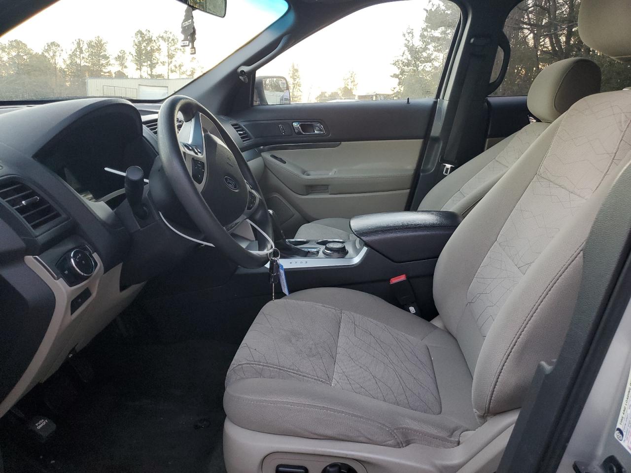 FORD EXPLORER 2013 — 8