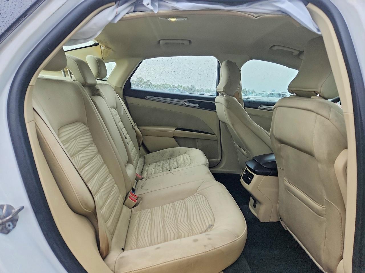 FORD FUSION 2016 — 11