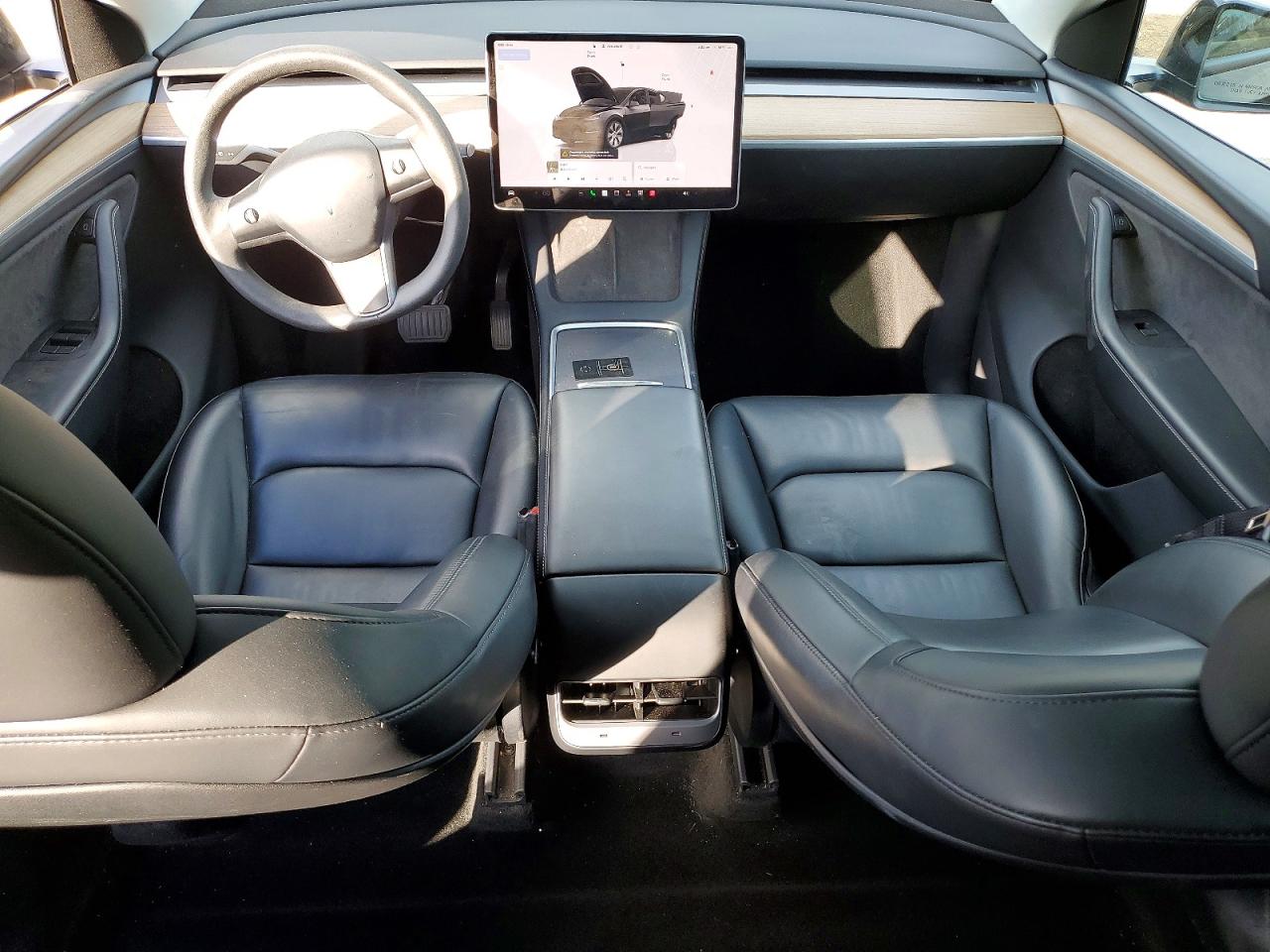 TESLA MODEL Y 2024 — 9