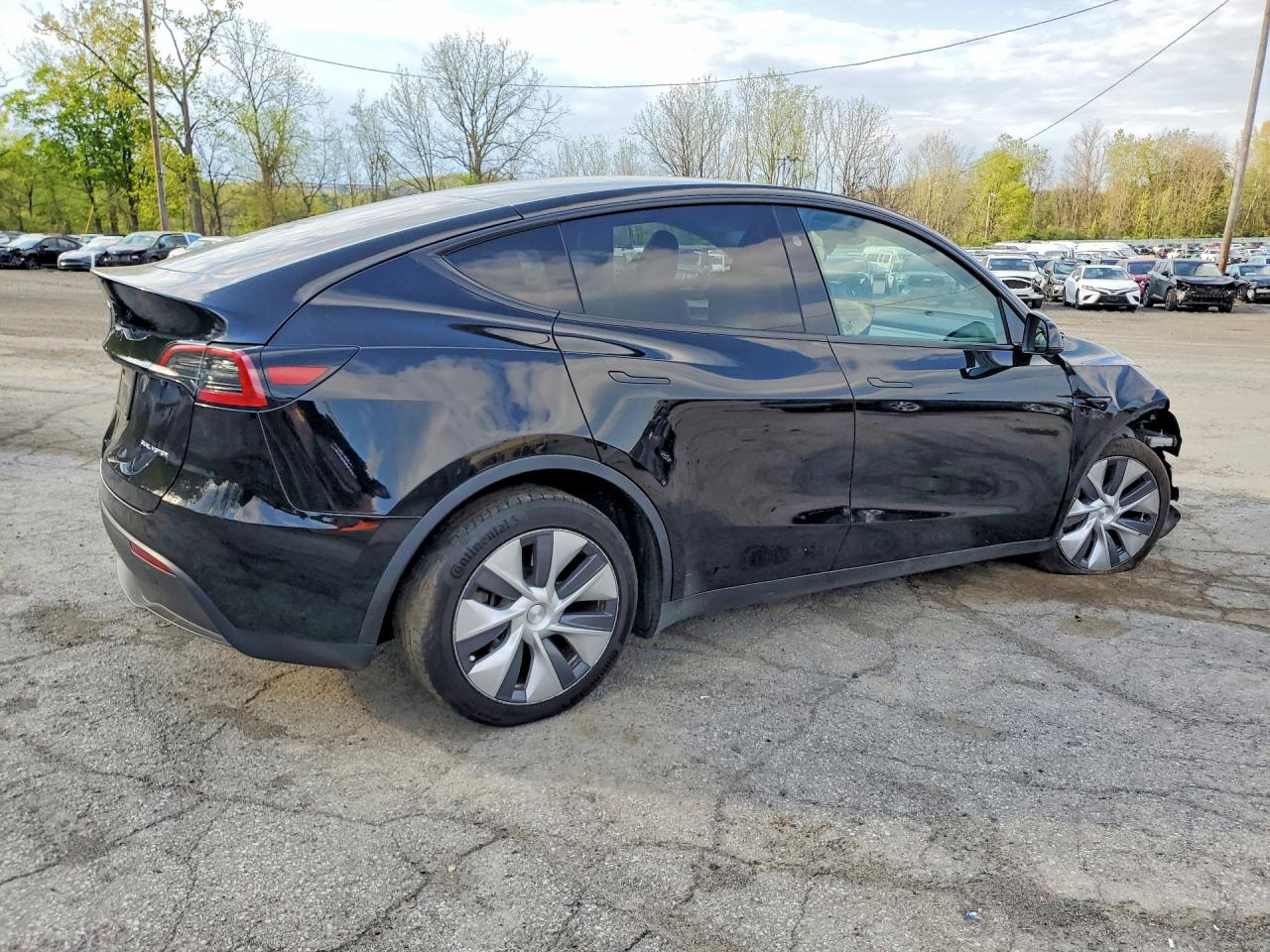 TESLA MODEL Y 2024 — 4