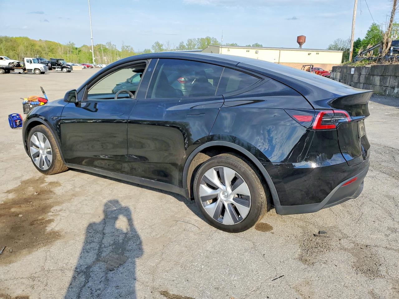 TESLA MODEL Y 2024 — 3