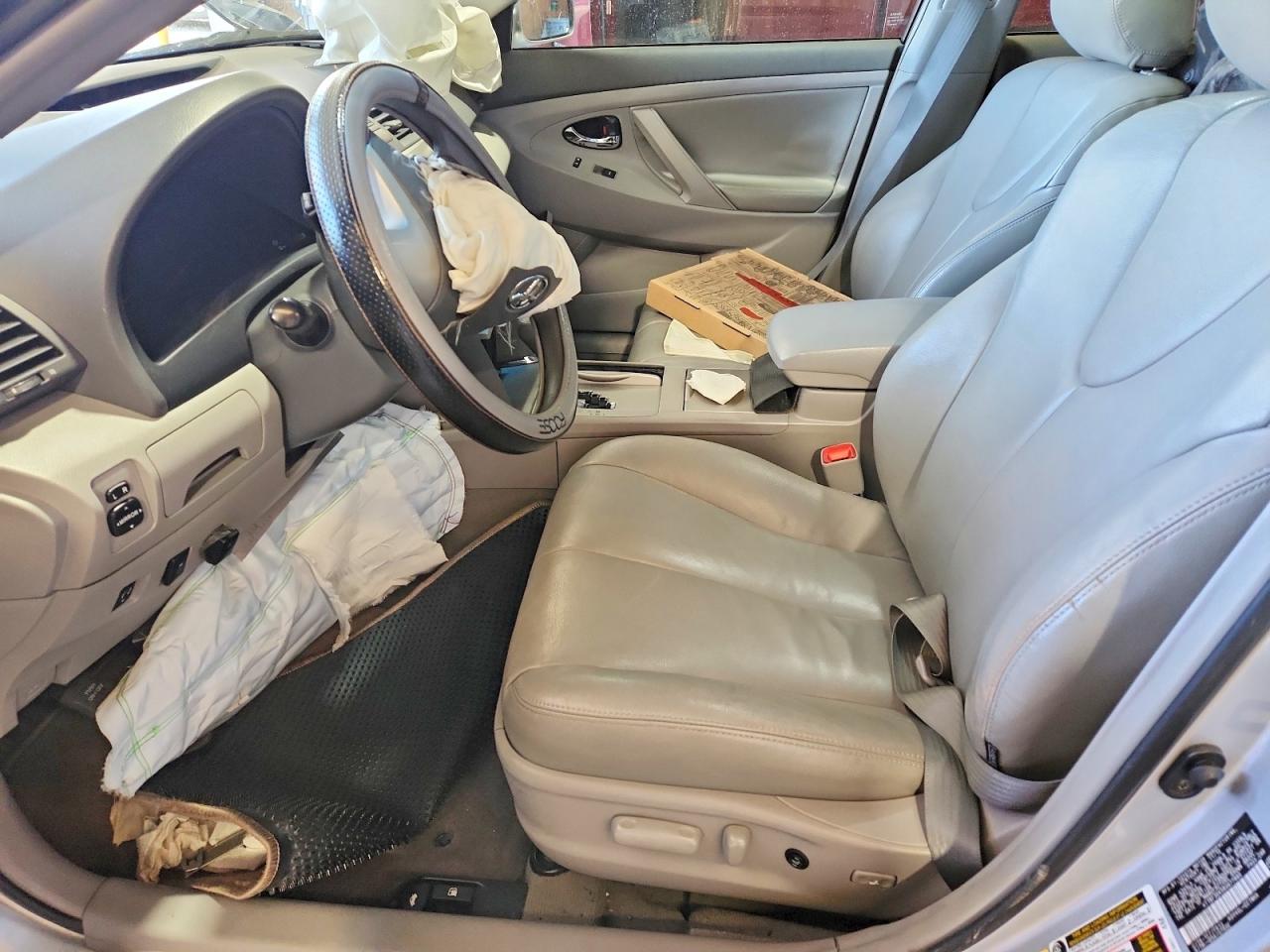 TOYOTA CAMRY 2011 — 8