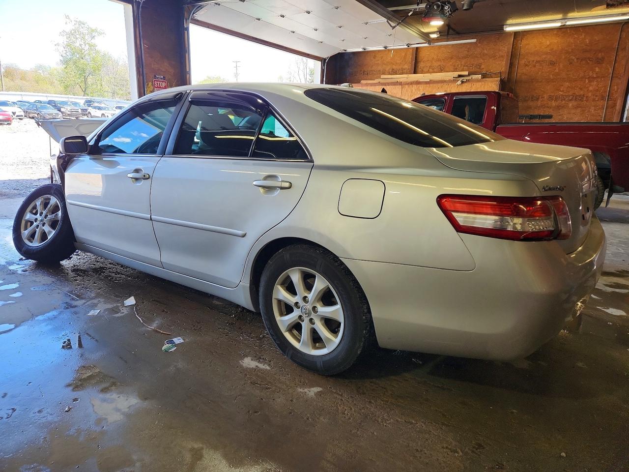 TOYOTA CAMRY 2011 — 3