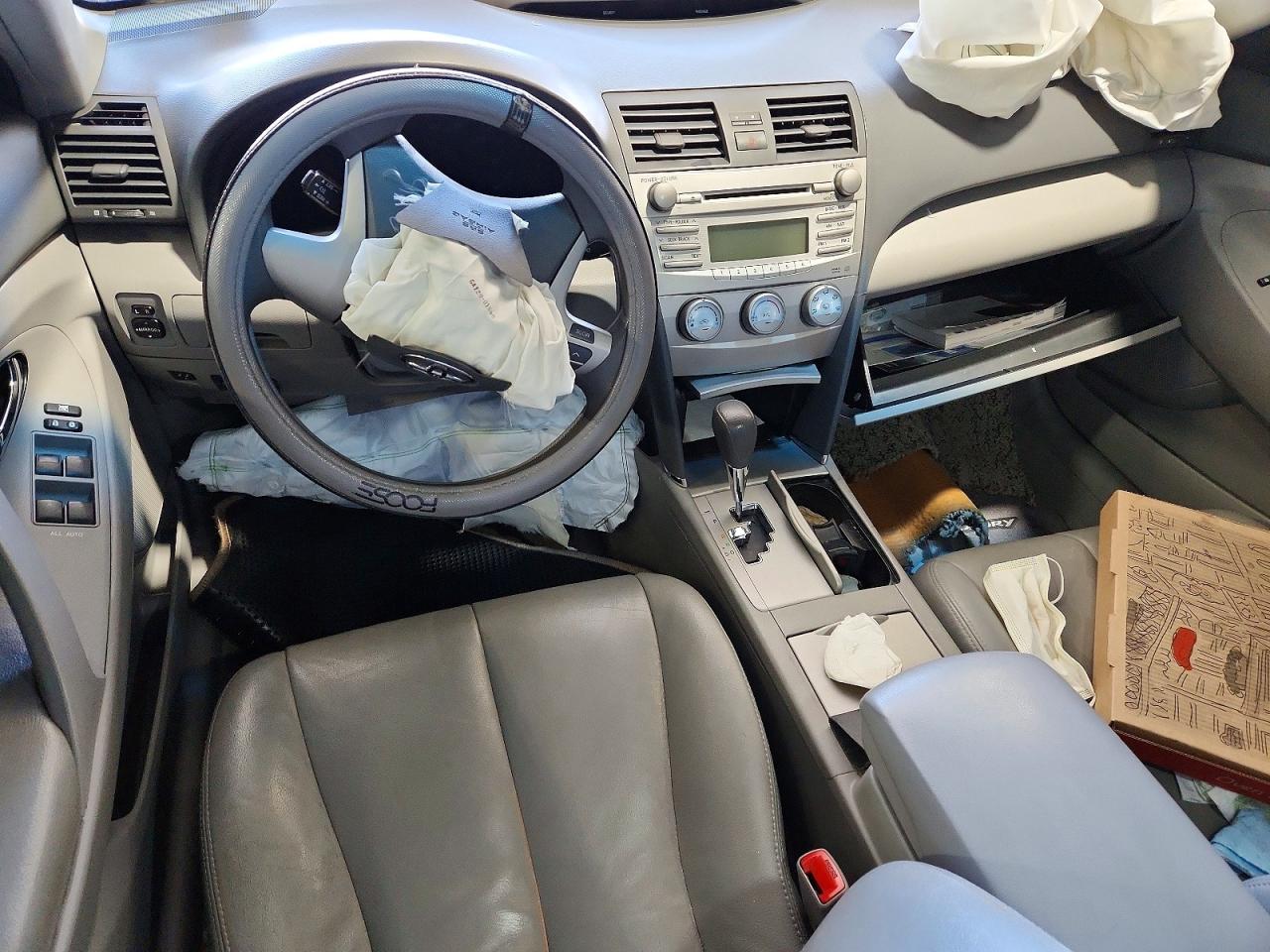 TOYOTA CAMRY 2011 — 9