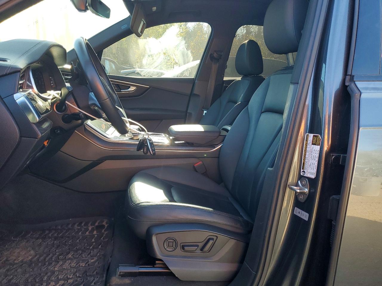 AUDI Q7 2023 — 8