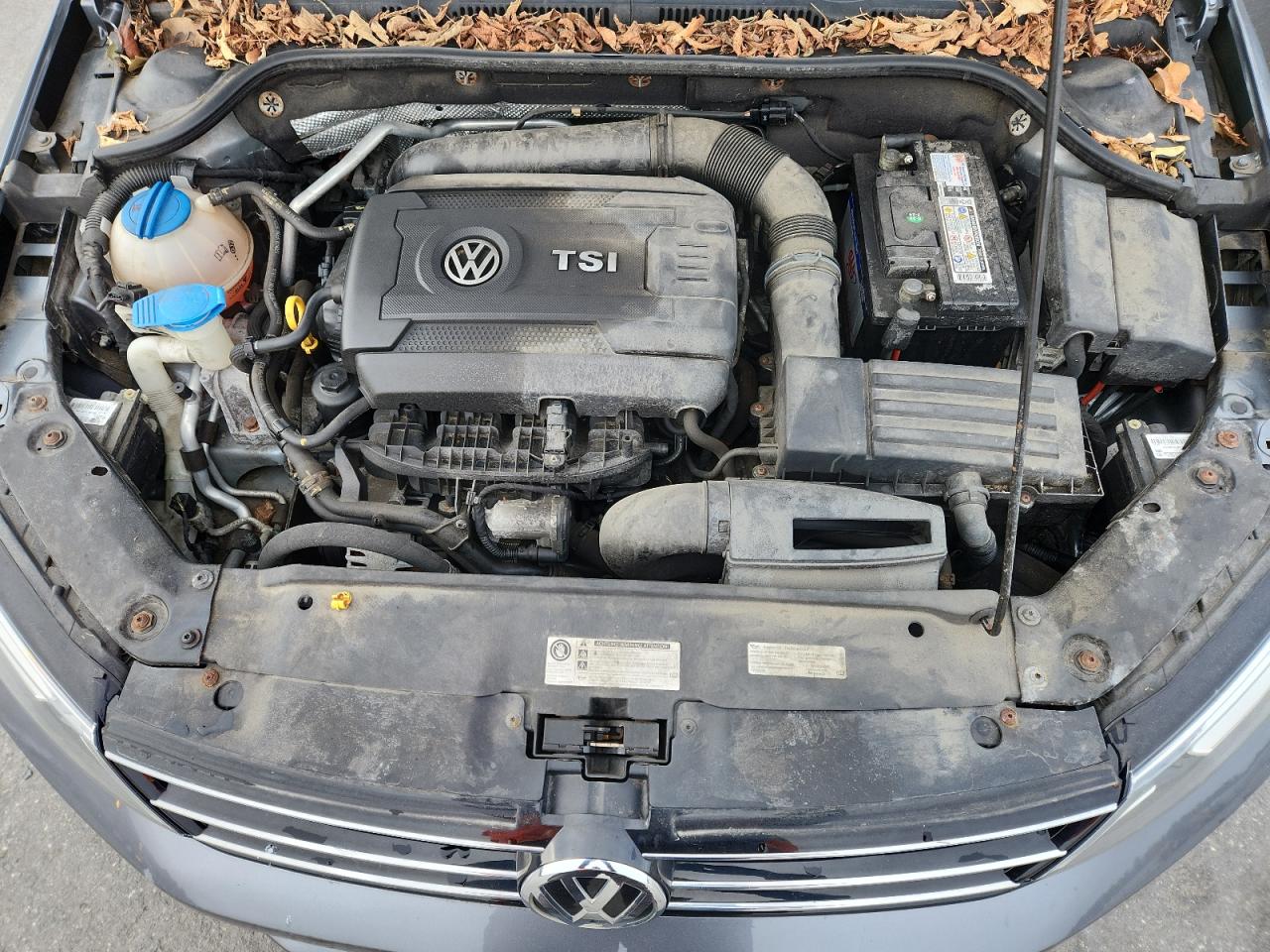 VOLKSWAGEN JETTA SPORT 2016 — 12