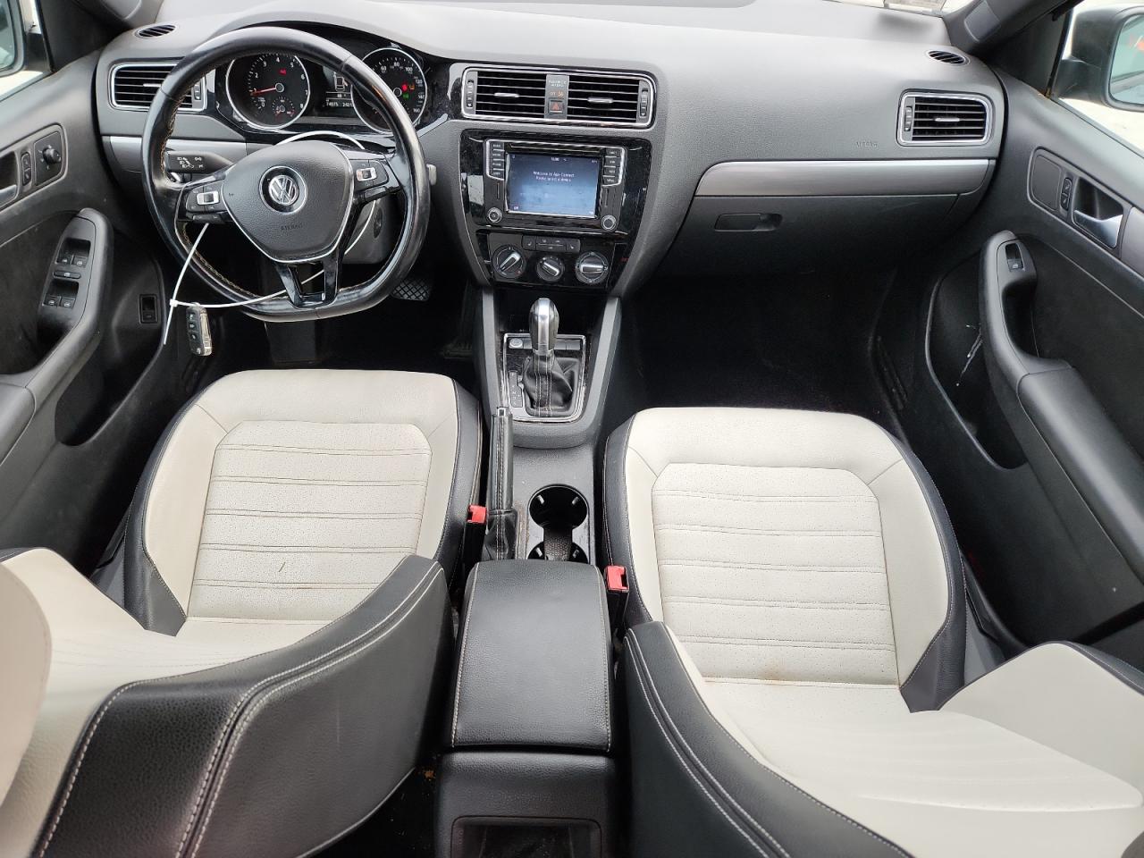 VOLKSWAGEN JETTA SPORT 2016 — 9