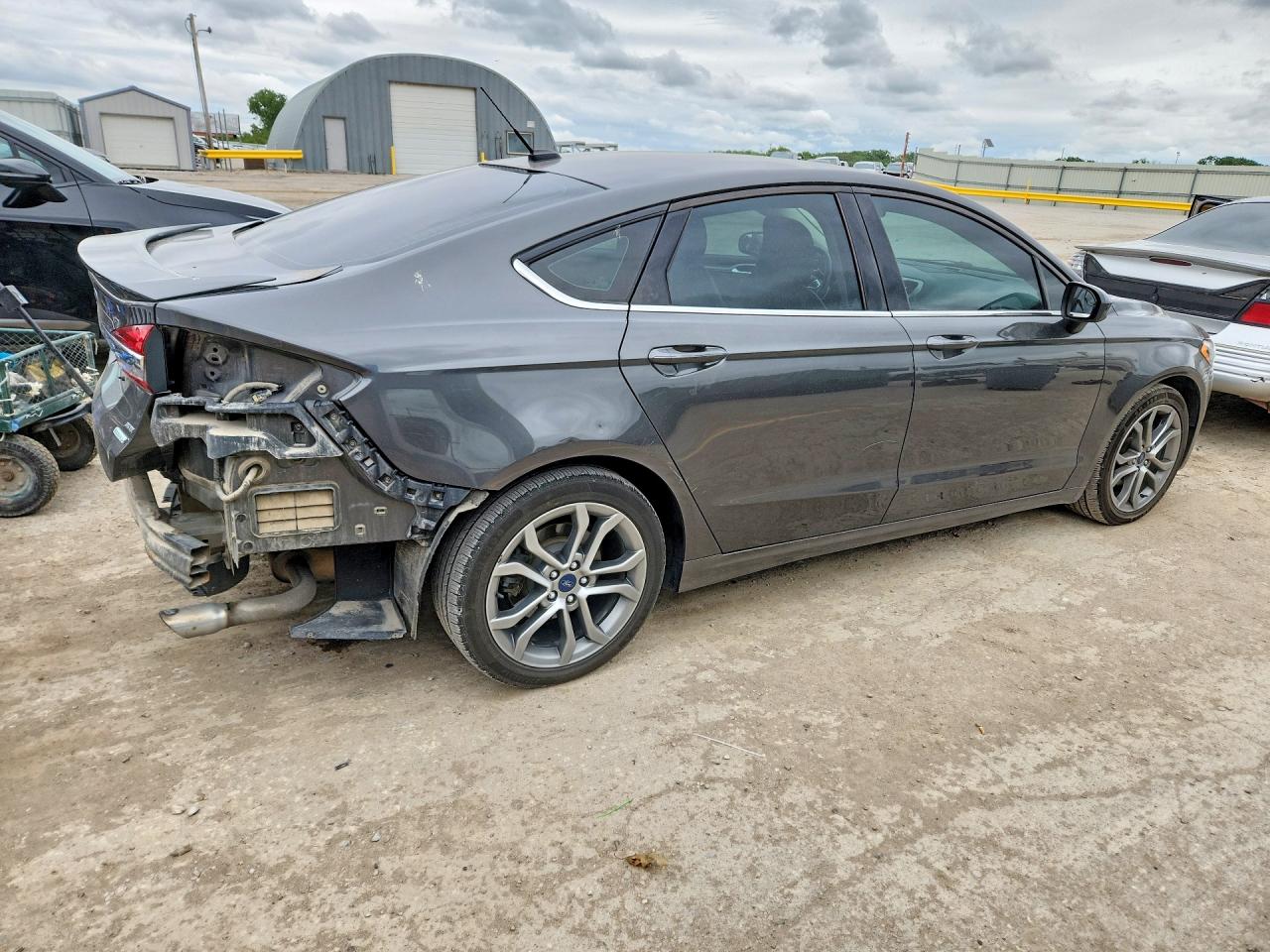 FORD FUSION 2017 — 4