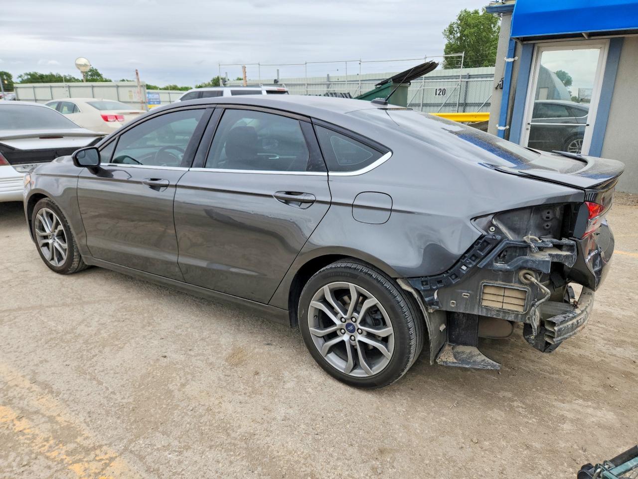 FORD FUSION 2017 — 3