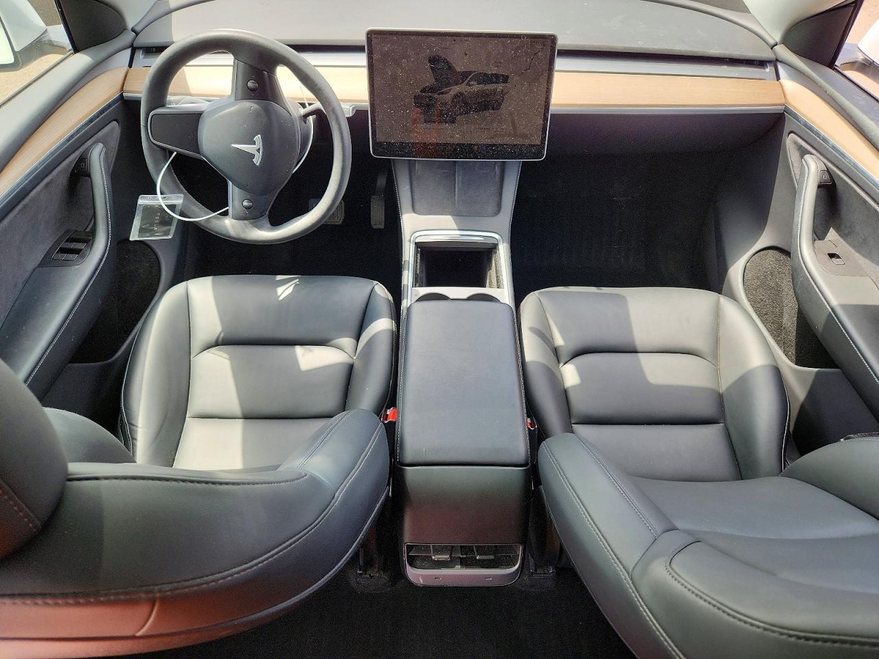 TESLA MODEL Y 2023 — 9