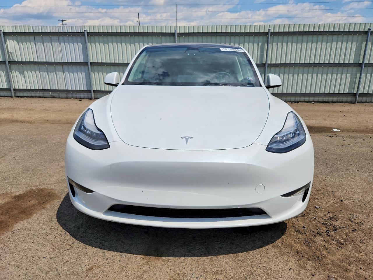 TESLA MODEL Y 2023 — 6