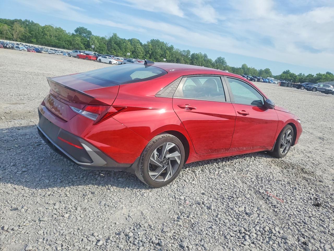 HYUNDAI ELANTRA 2025 — 4