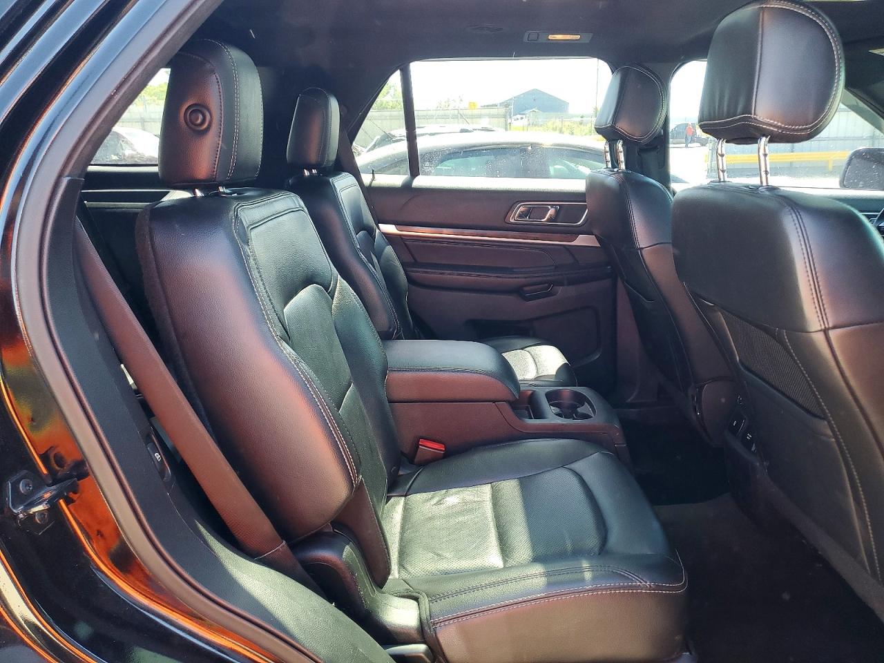 FORD EXPLORER 2016 — 12