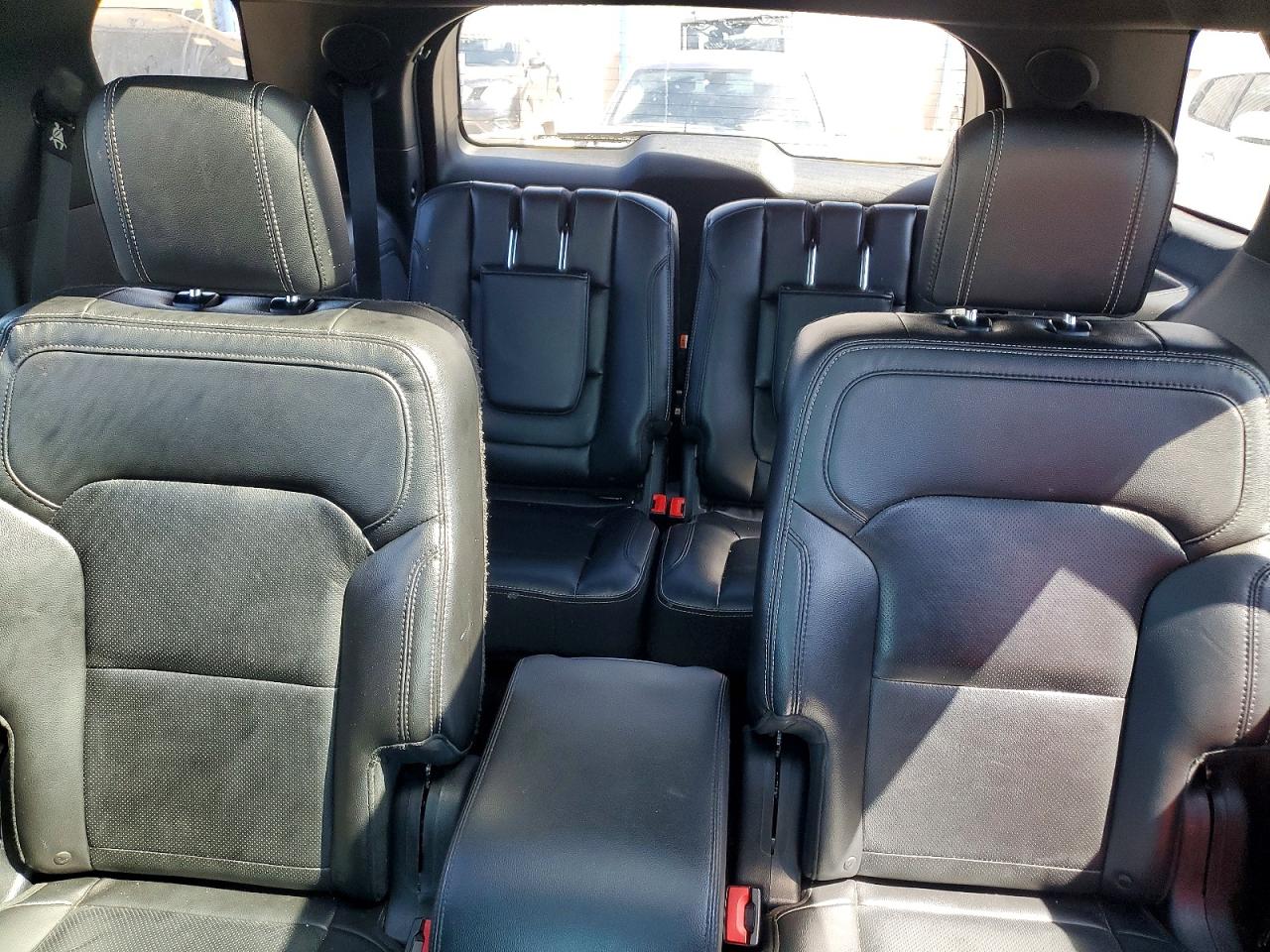 FORD EXPLORER 2016 — 11