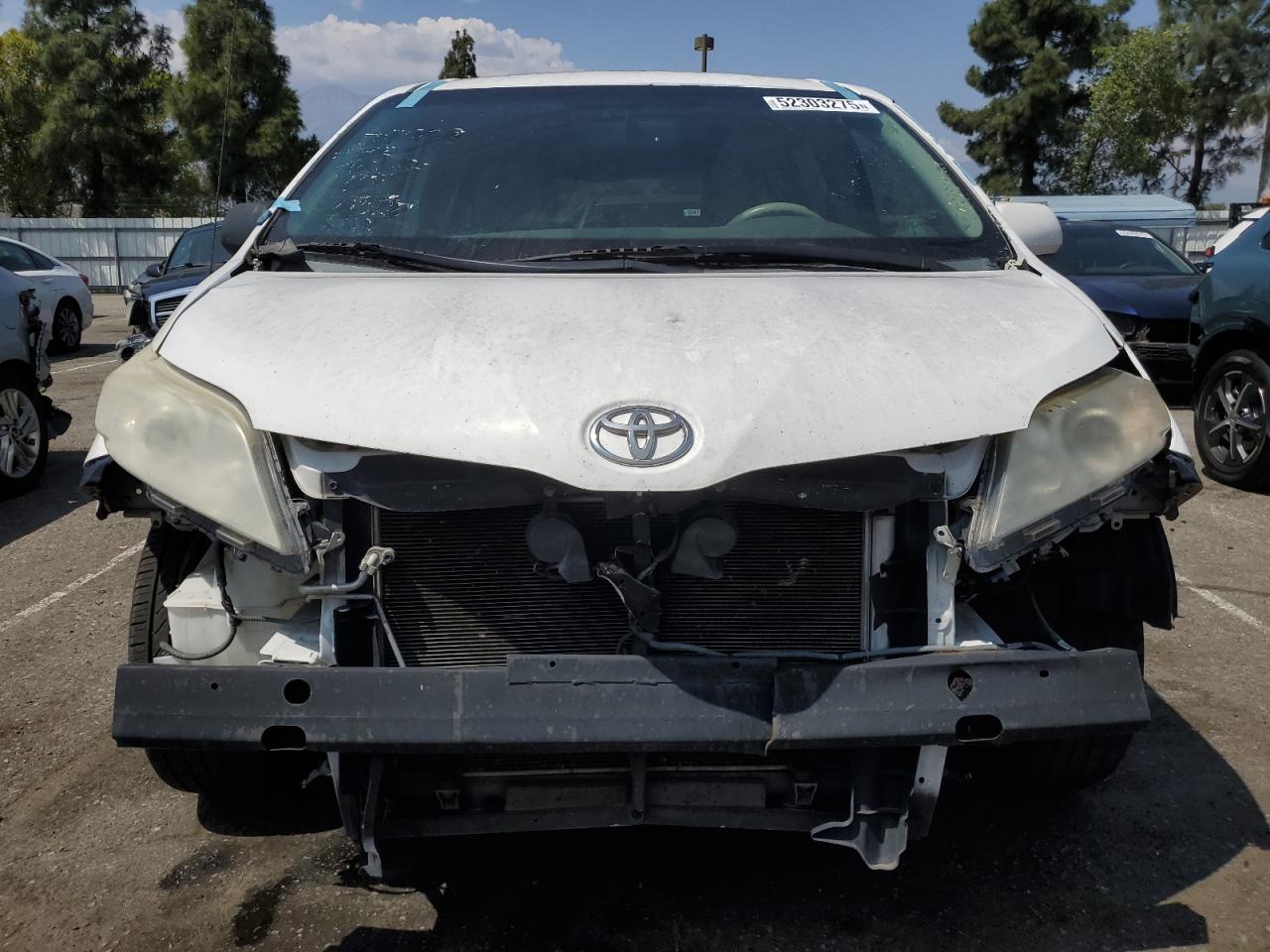 TOYOTA SIENNA 2011 — 6