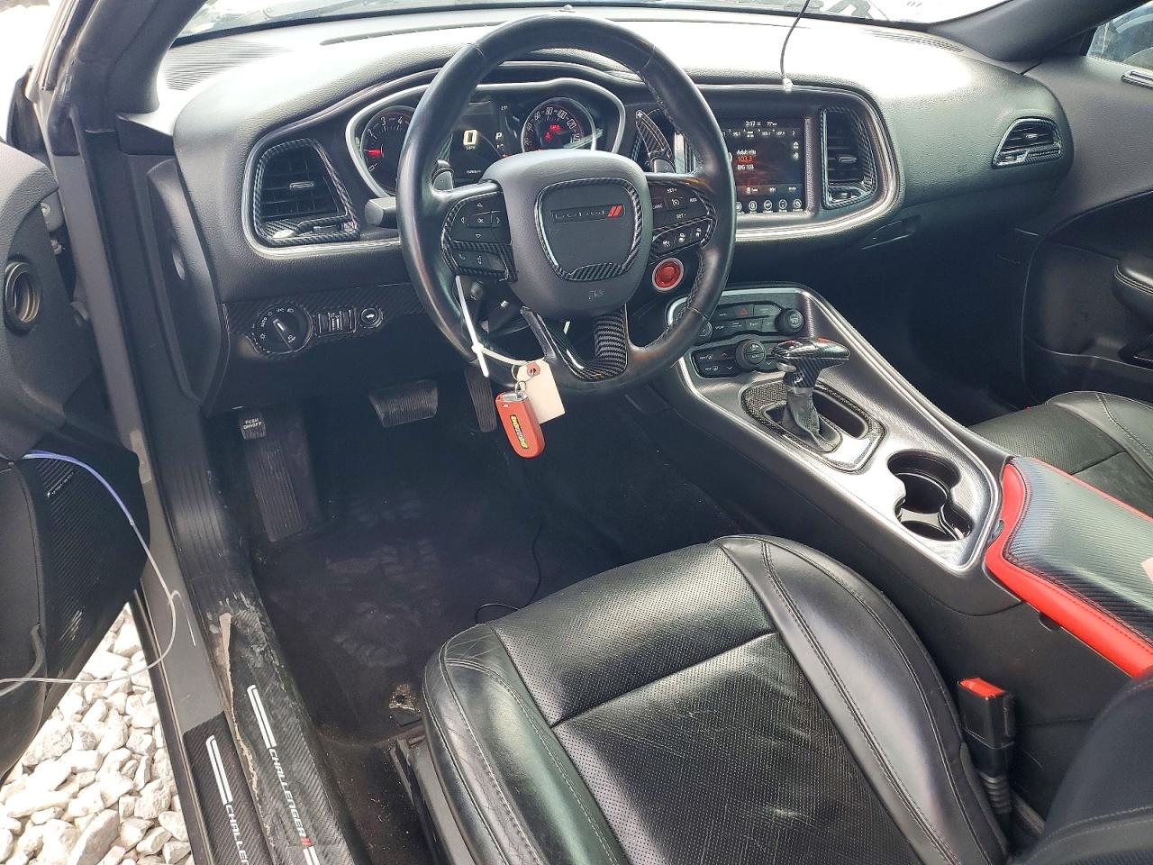 DODGE CHALLENGER 2017 — 9