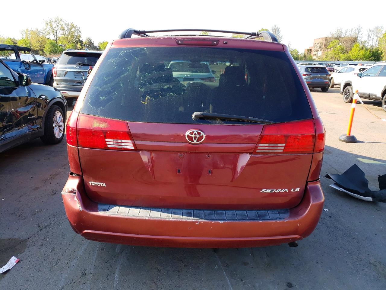 TOYOTA SIENNA 2004 — 7