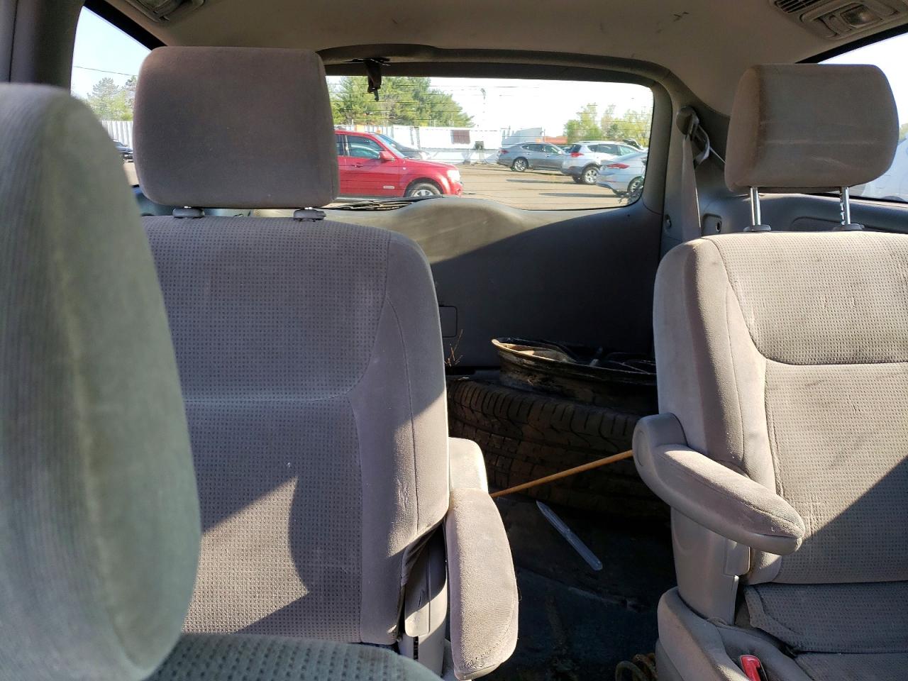 TOYOTA SIENNA 2004 — 11