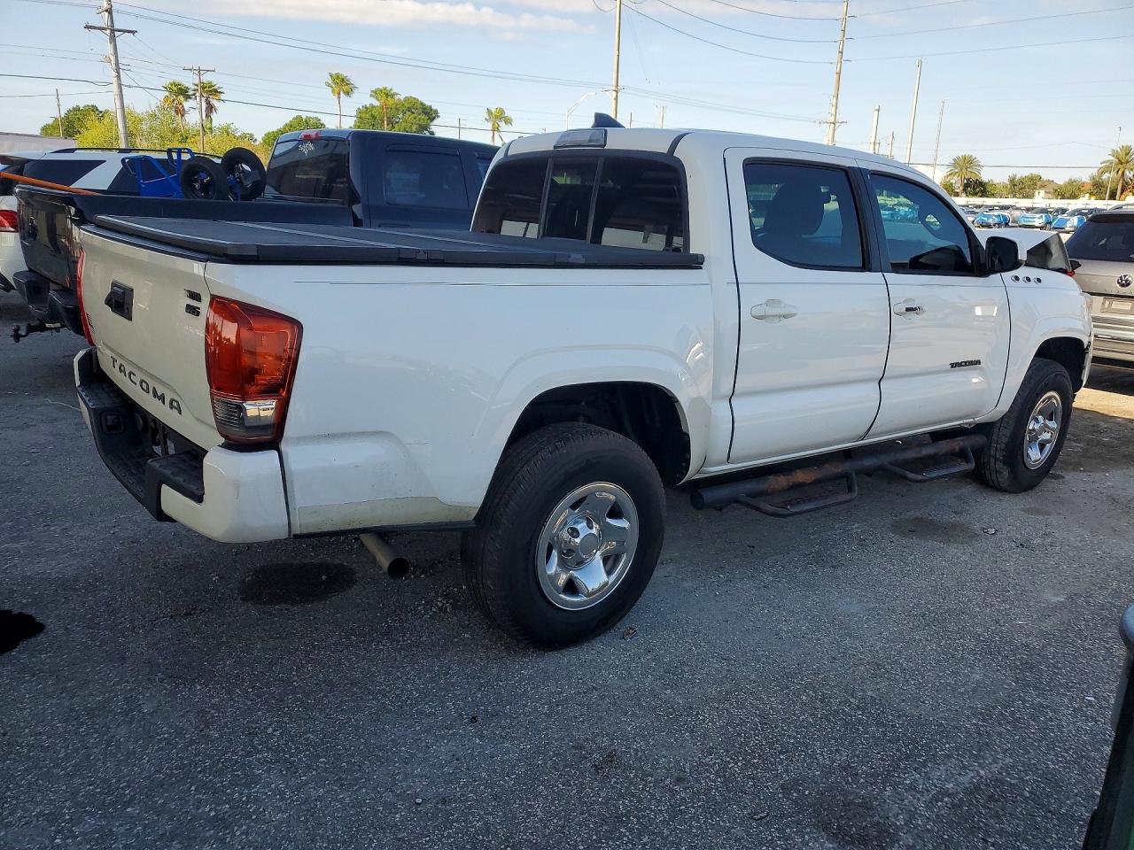 TOYOTA TACOMA 2017 — 4