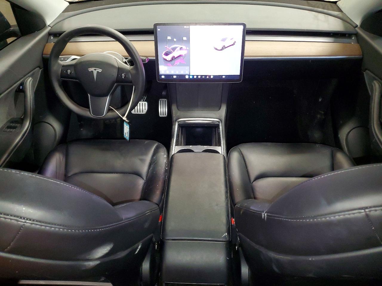 TESLA MODEL Y 2022 — 9