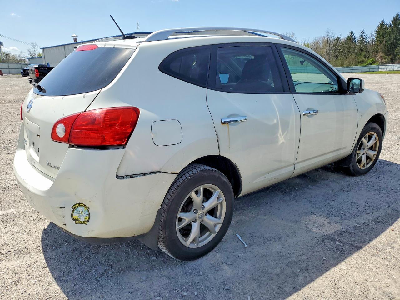 NISSAN ROGUE 2010 — 4
