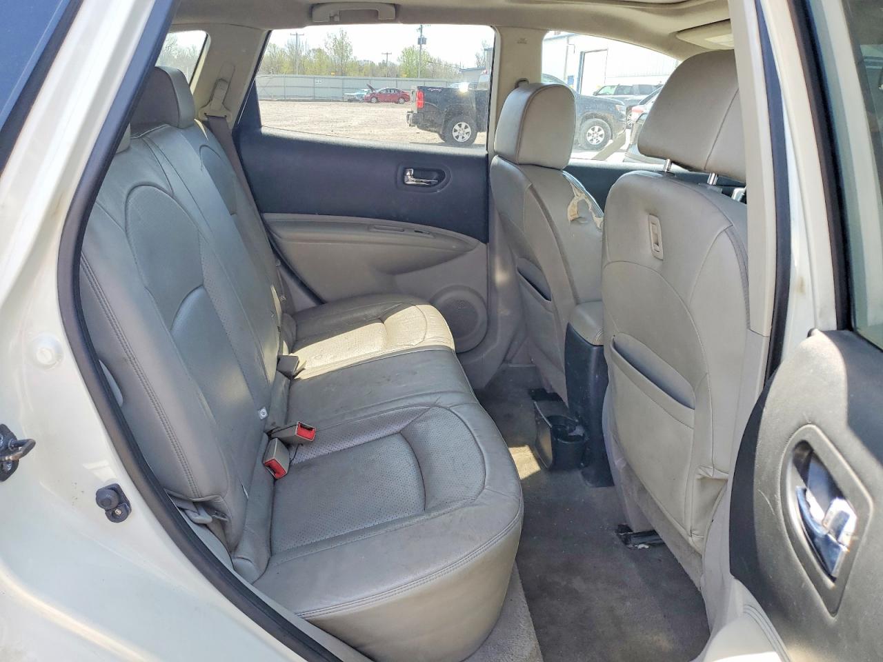 NISSAN ROGUE 2010 — 12