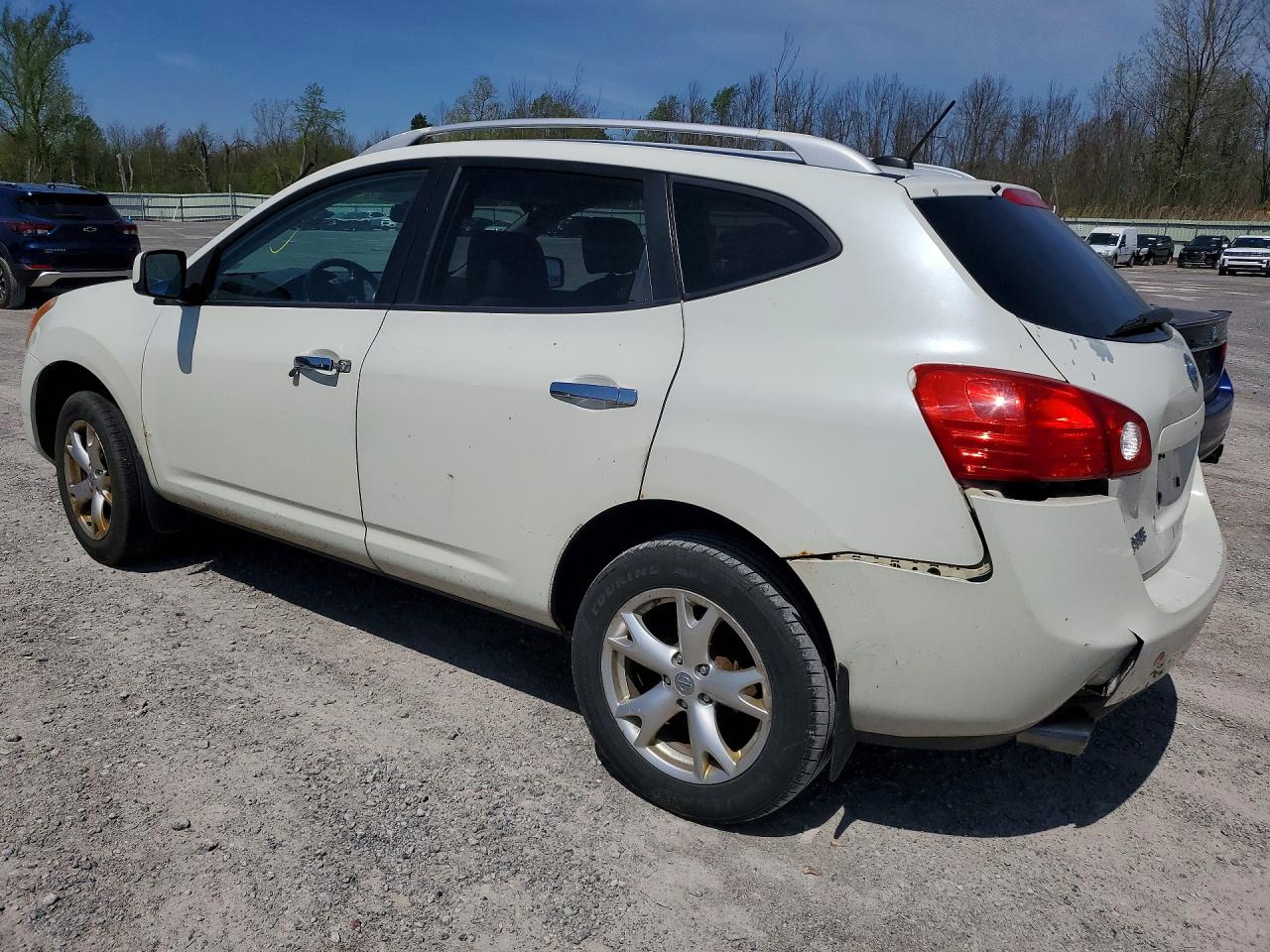 NISSAN ROGUE 2010 — 3