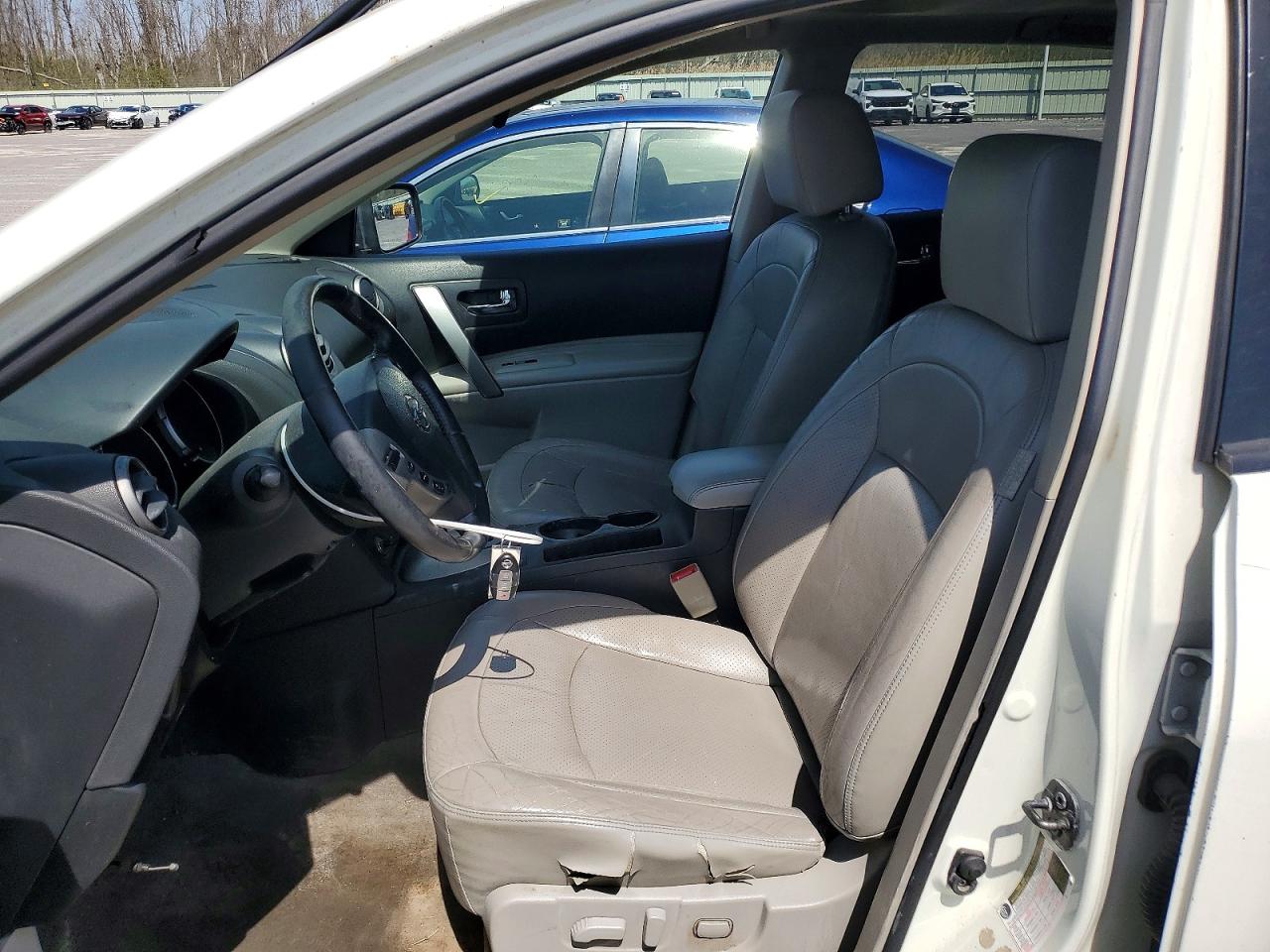 NISSAN ROGUE 2010 — 8
