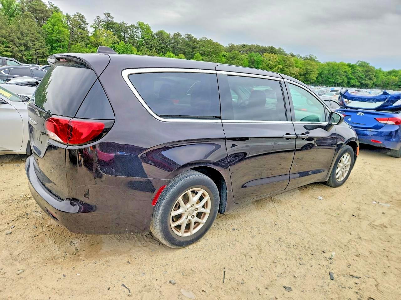 CHRYSLER PACIFICA 2018 — 4