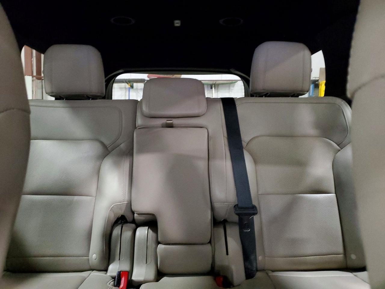 FORD EXPLORER 2018 — 11