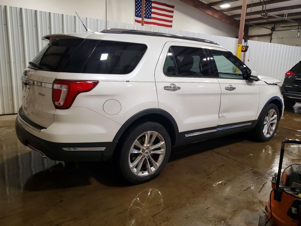 FORD EXPLORER 2018 — 4