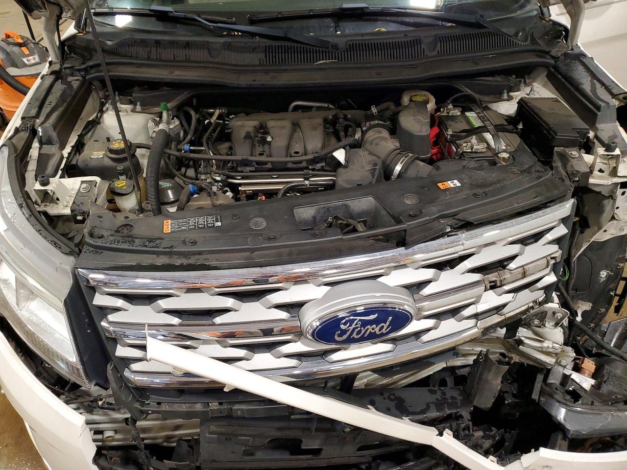 FORD EXPLORER 2018 — 13