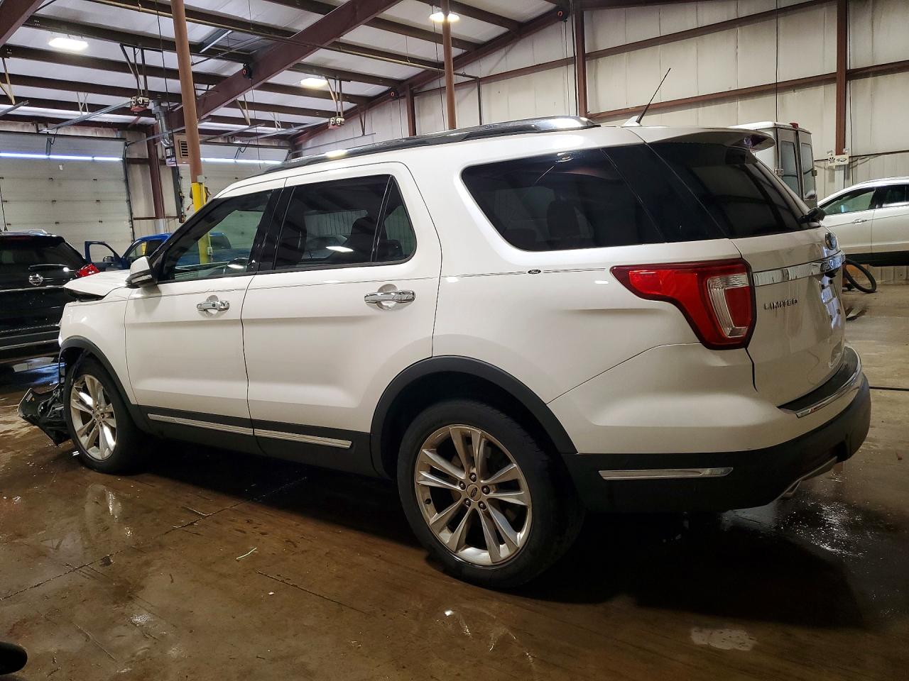 FORD EXPLORER 2018 — 3