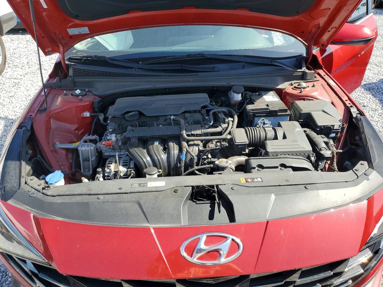 HYUNDAI ELANTRA 2022 — 12