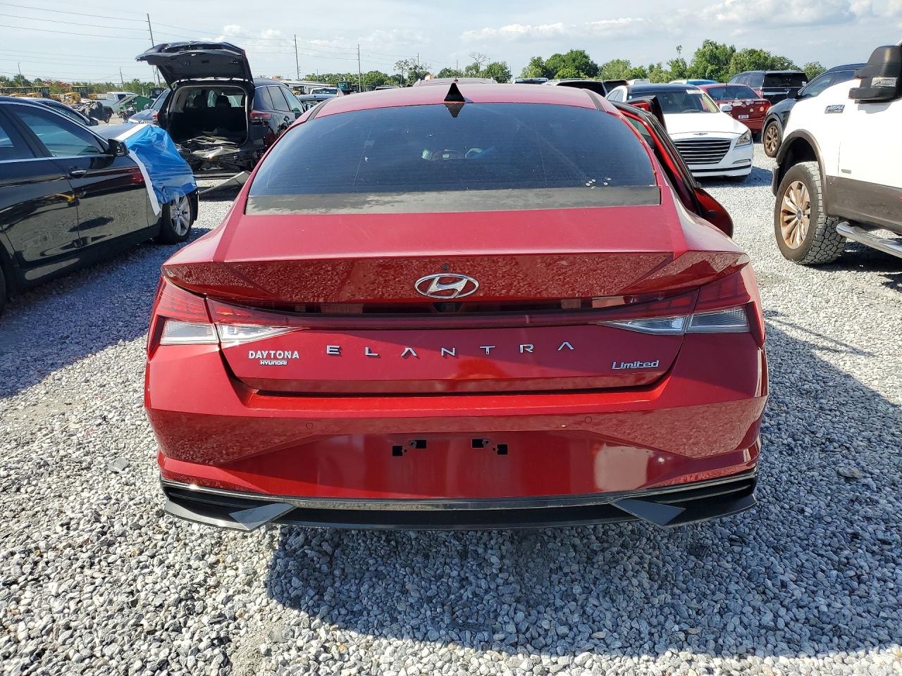 HYUNDAI ELANTRA 2022 — 7