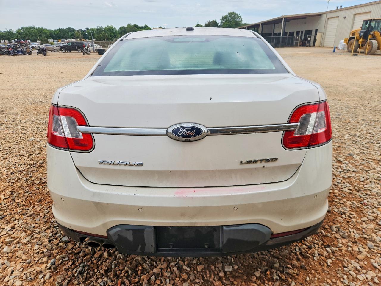 FORD TAURUS 2011 — 7