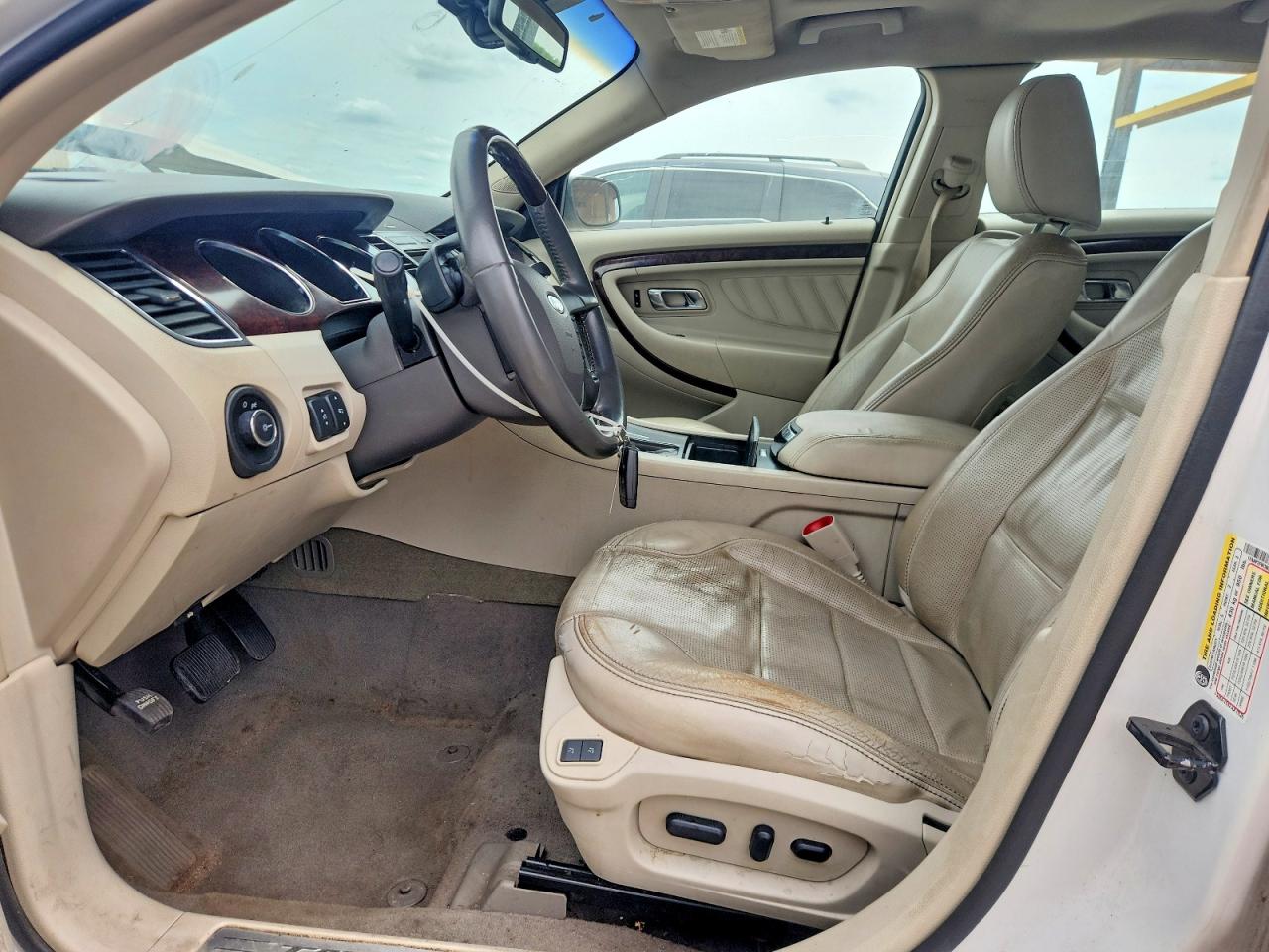 FORD TAURUS 2011 — 8
