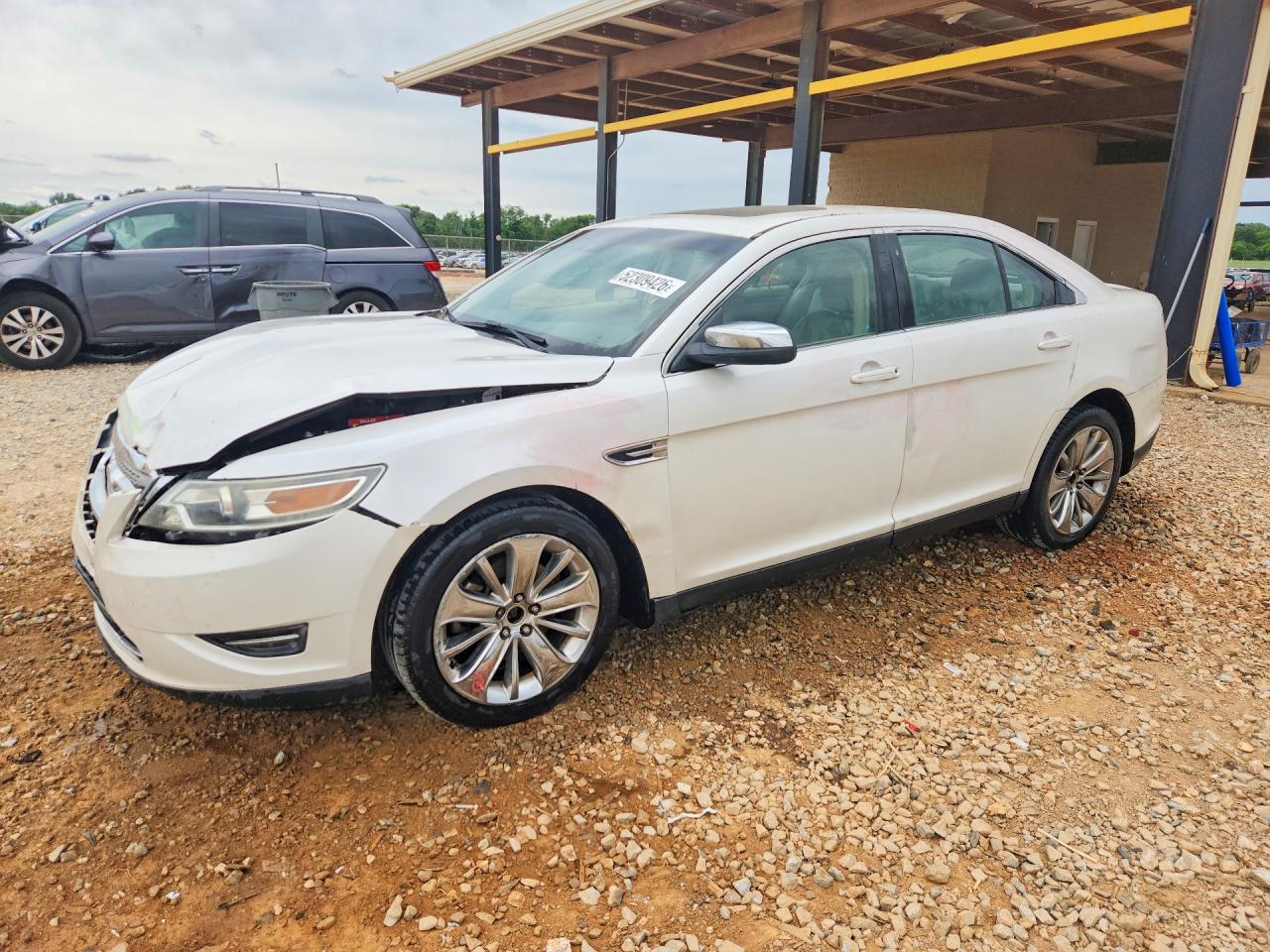 FORD TAURUS 2011 — 2