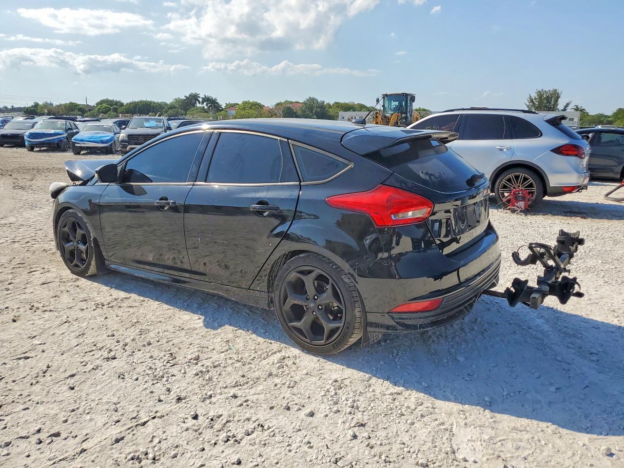 FORD FOCUS 2017 — 3