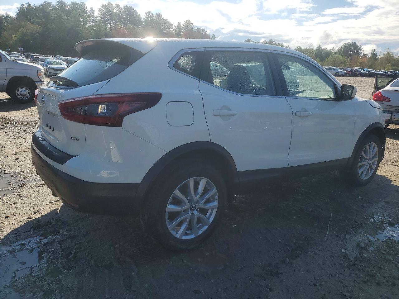NISSAN ROGUE SPORT 2021 — 4