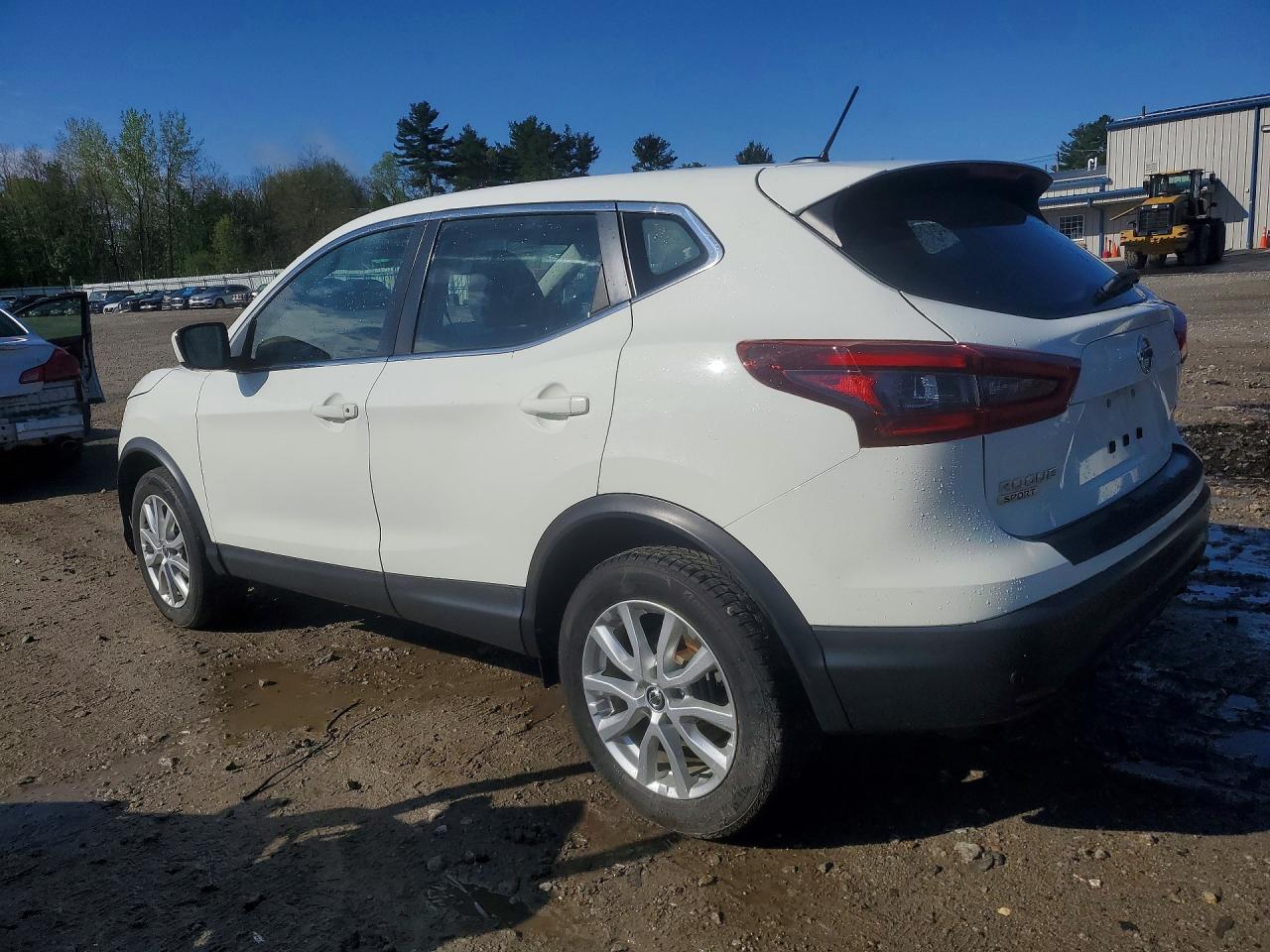 NISSAN ROGUE SPORT 2021 — 3