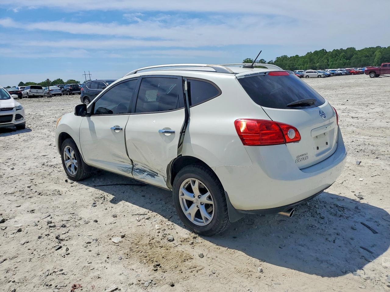 NISSAN ROGUE 2010 — 3