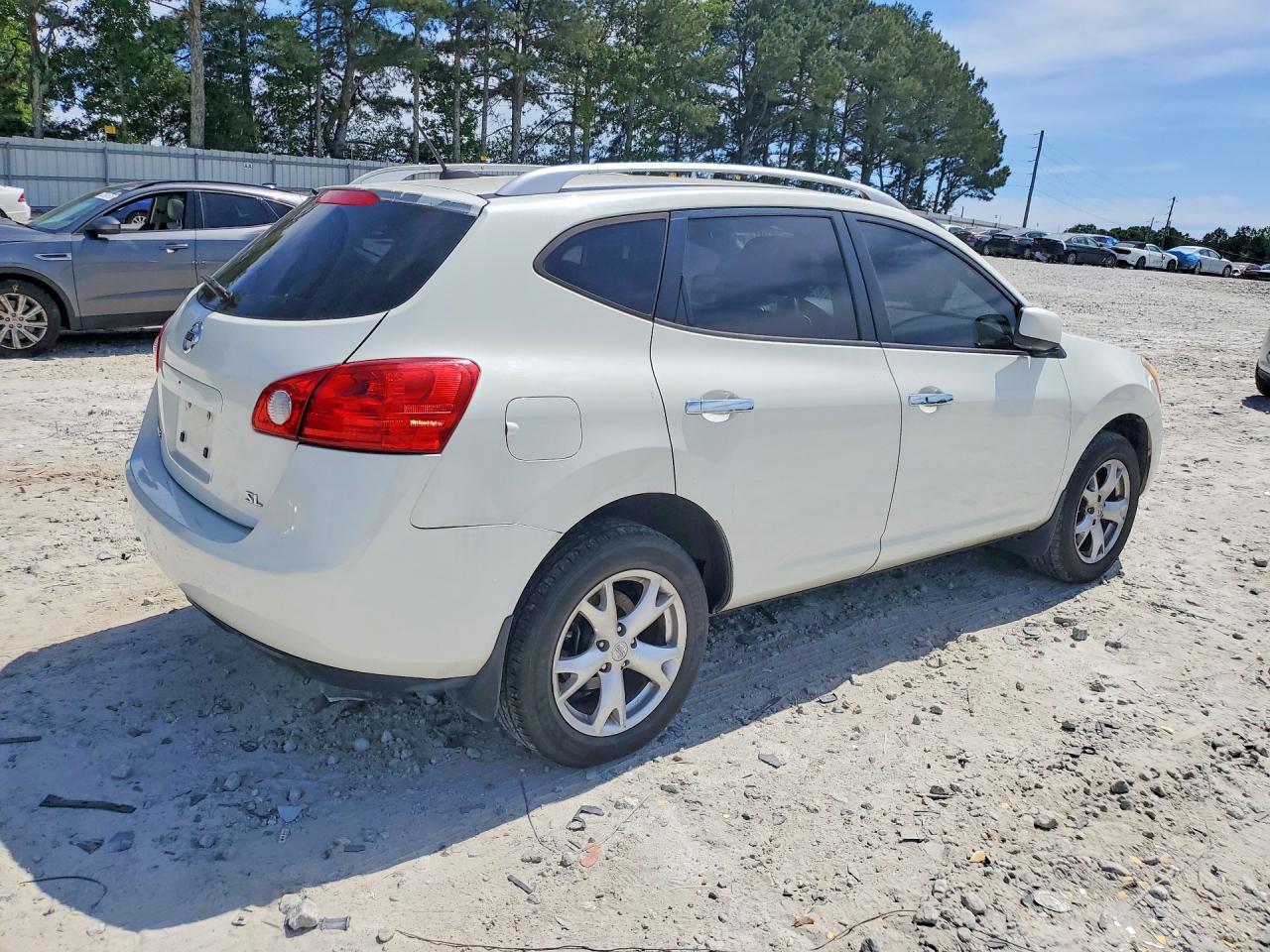 NISSAN ROGUE 2010 — 4