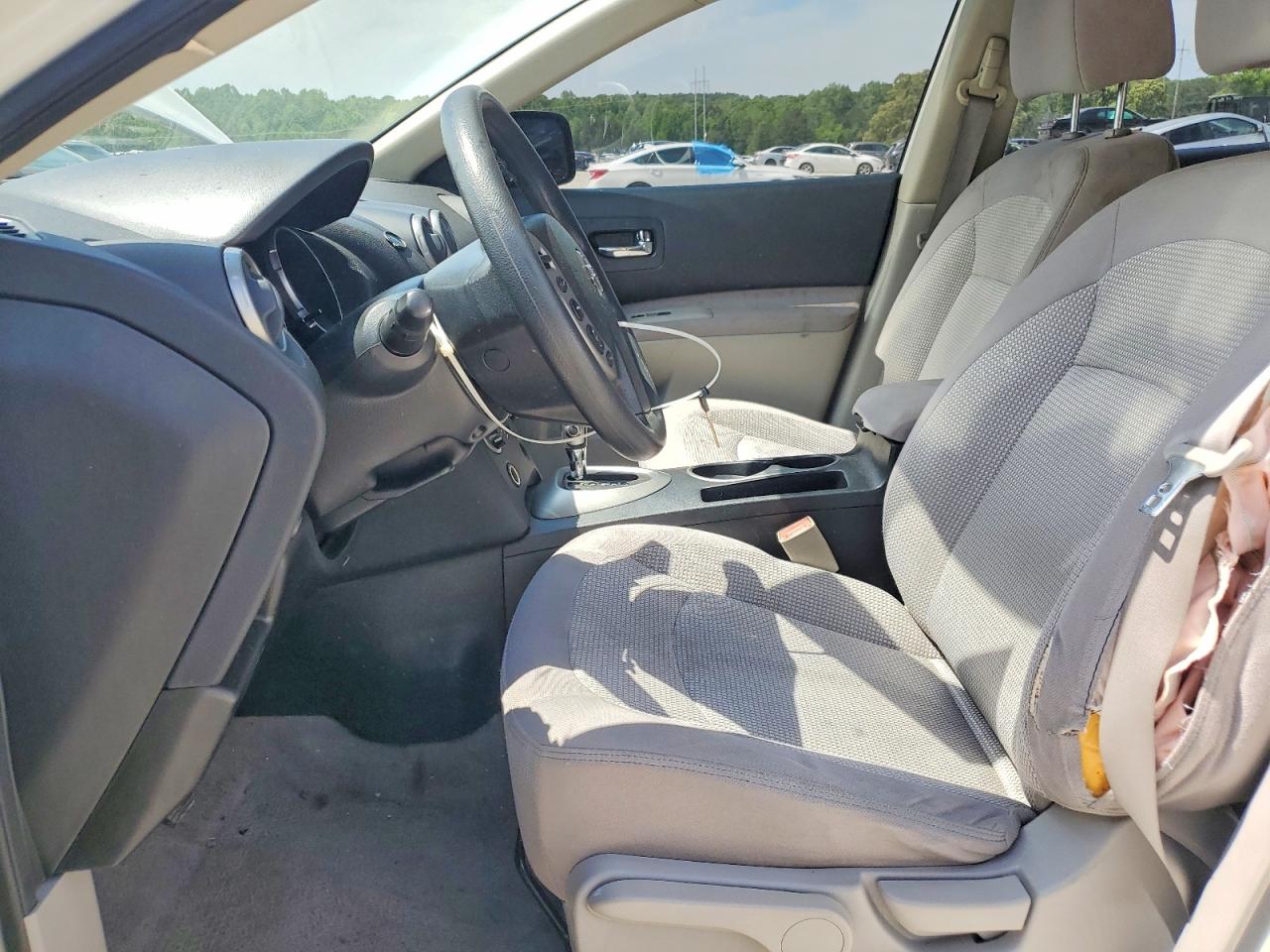 NISSAN ROGUE 2010 — 8