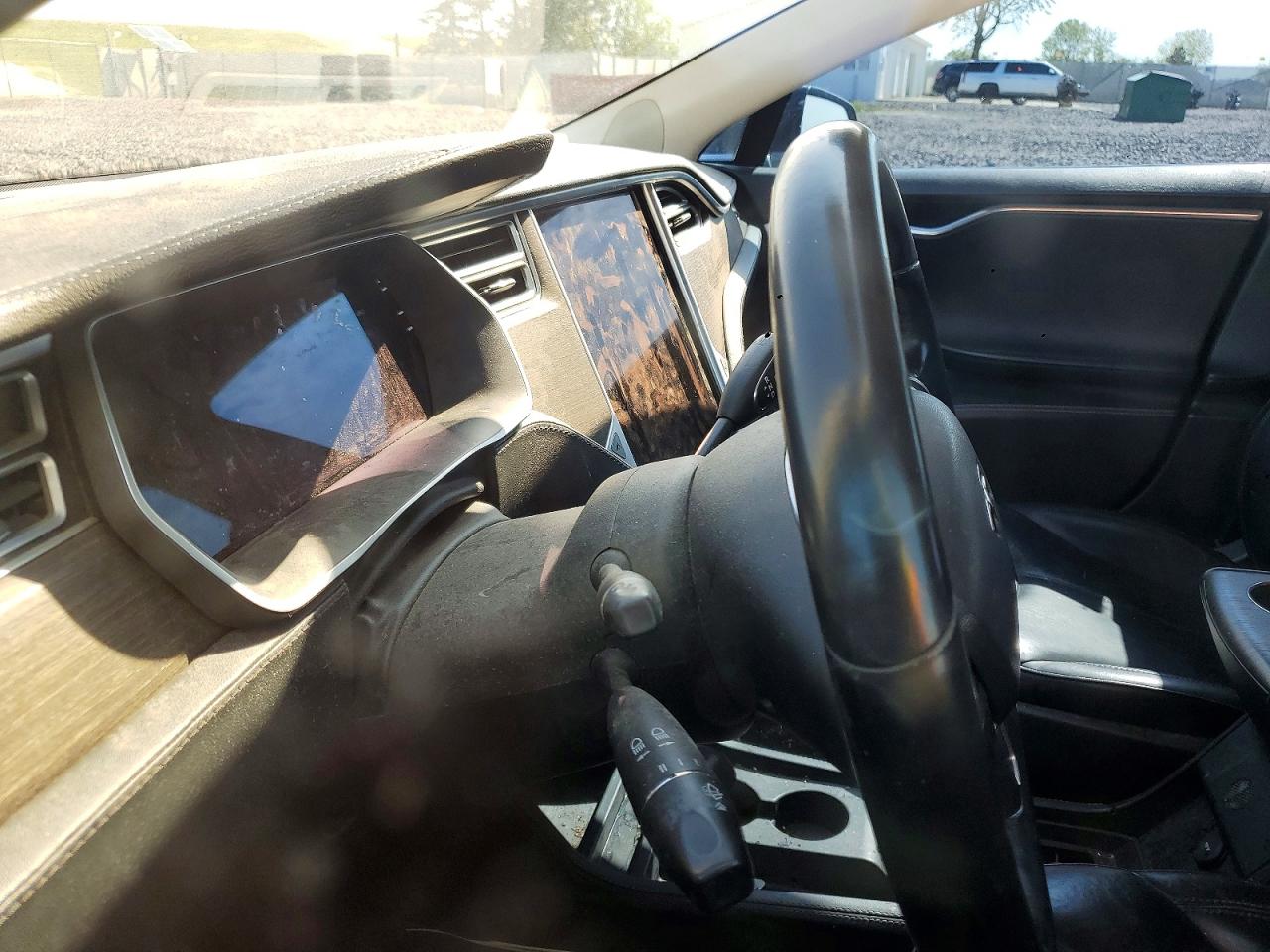 TESLA MODEL S 2014 — 10