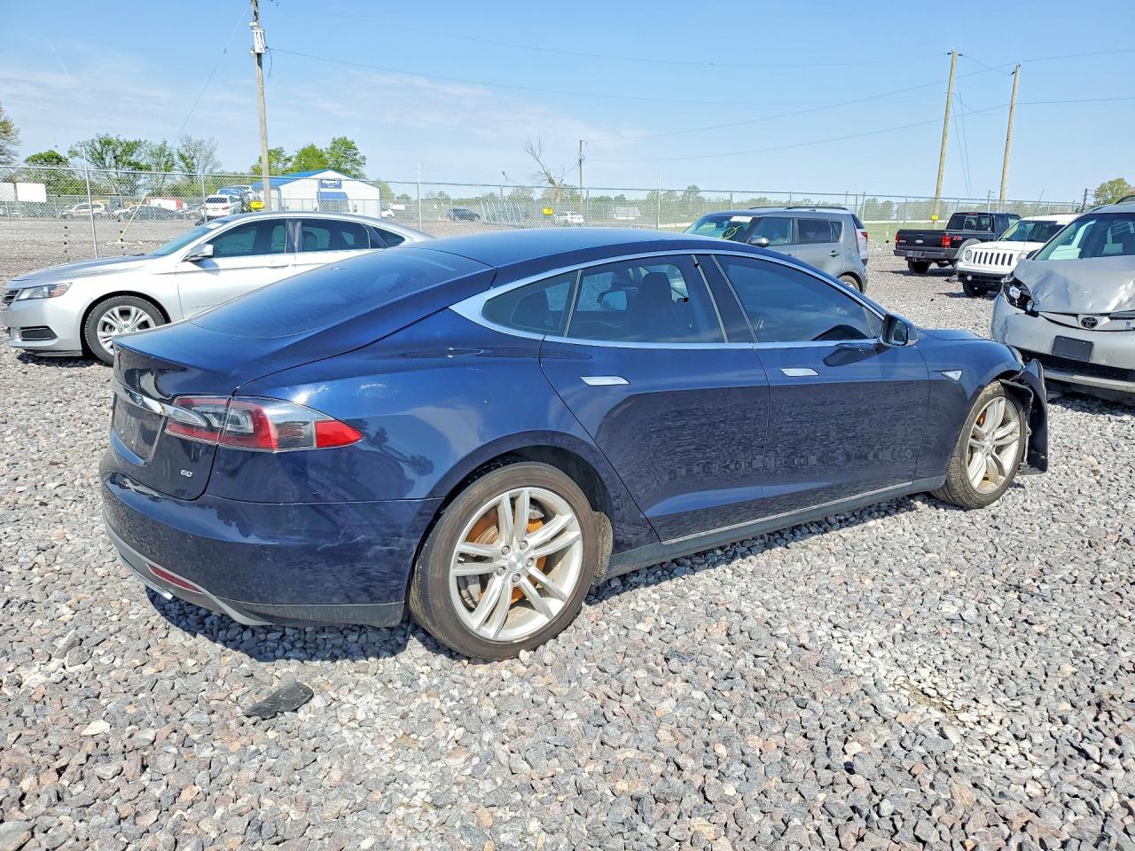 TESLA MODEL S 2014 — 4