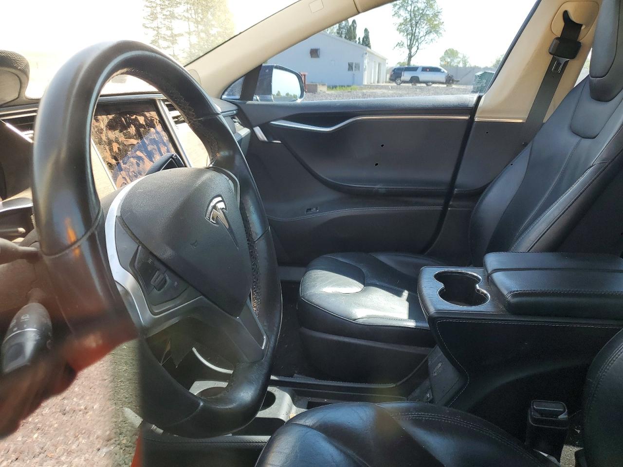 TESLA MODEL S 2014 — 8