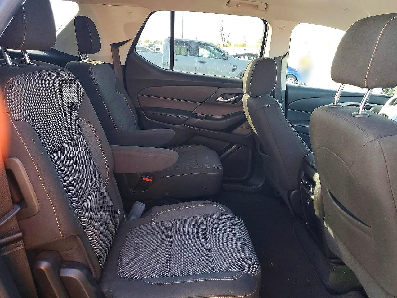 CHEVROLET TRAVERSE 2018 — 12