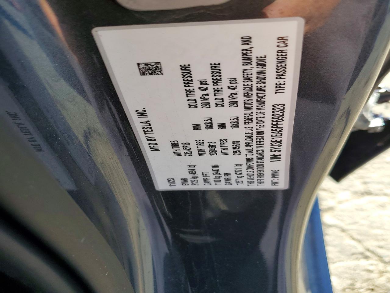 TESLA MODEL 3 2023 — 13