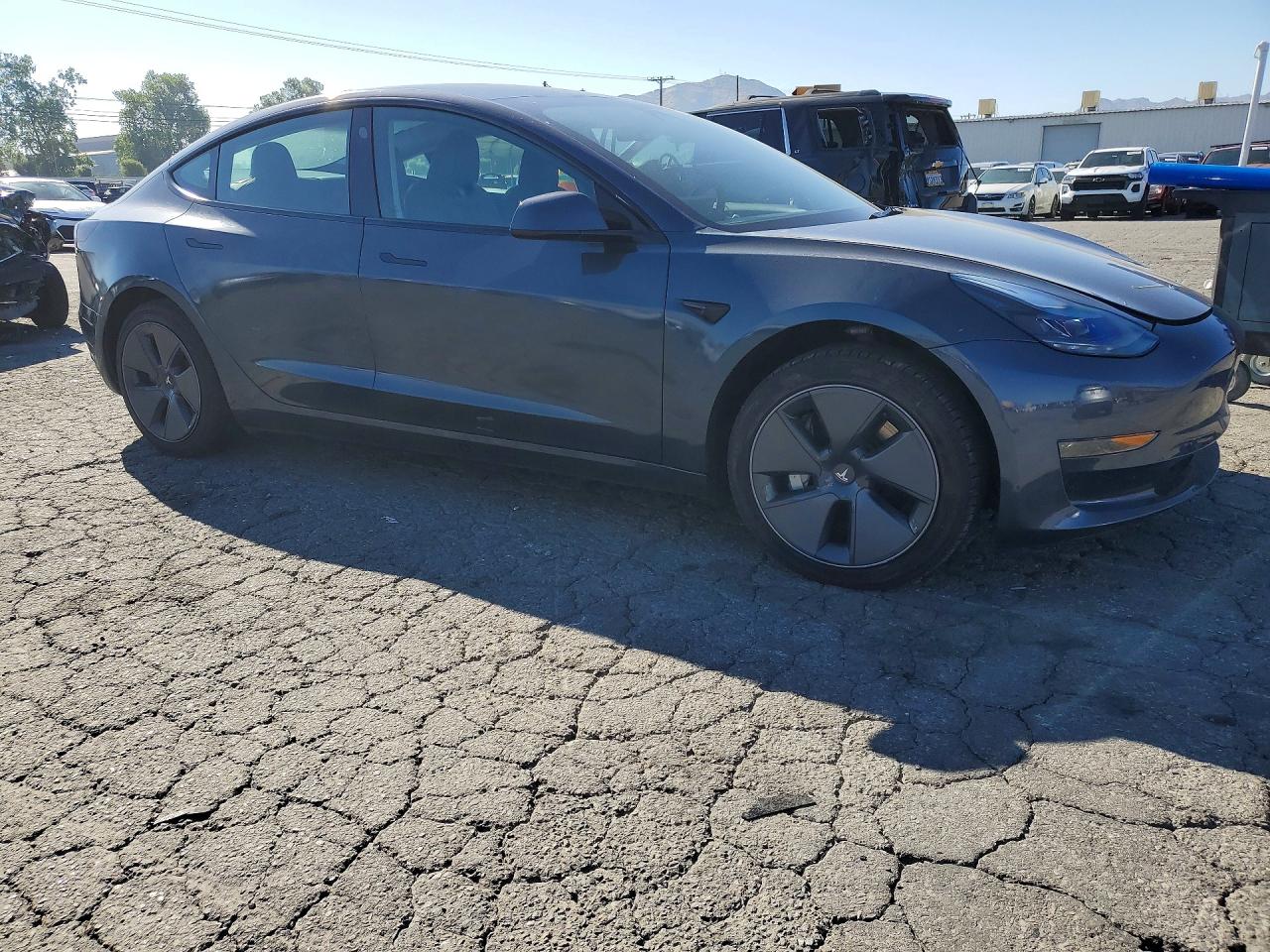 TESLA MODEL 3 2023 — 5